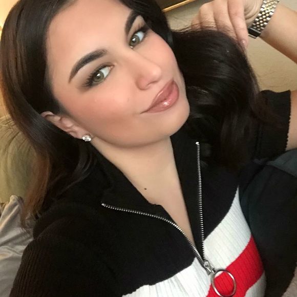 Meet your Posher, Faith - Picture 1 of 1